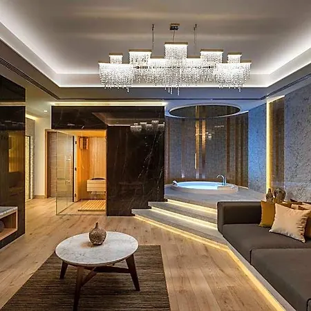 Hyatt Regency 5*