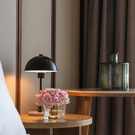Hyatt Regency 5*