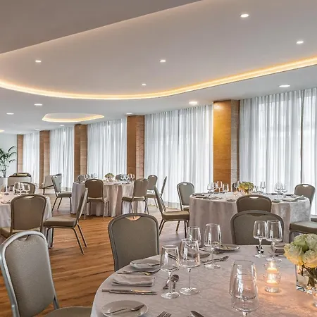 Hyatt Regency Szálloda 5*